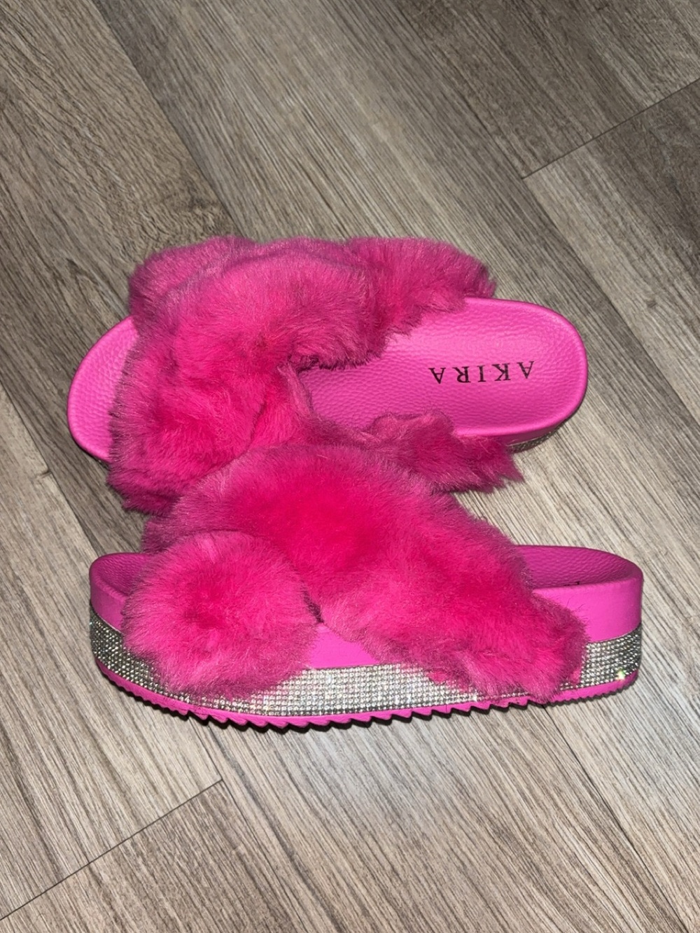 AKIRA Women’s Pink Fur Slides Size 8 (39)